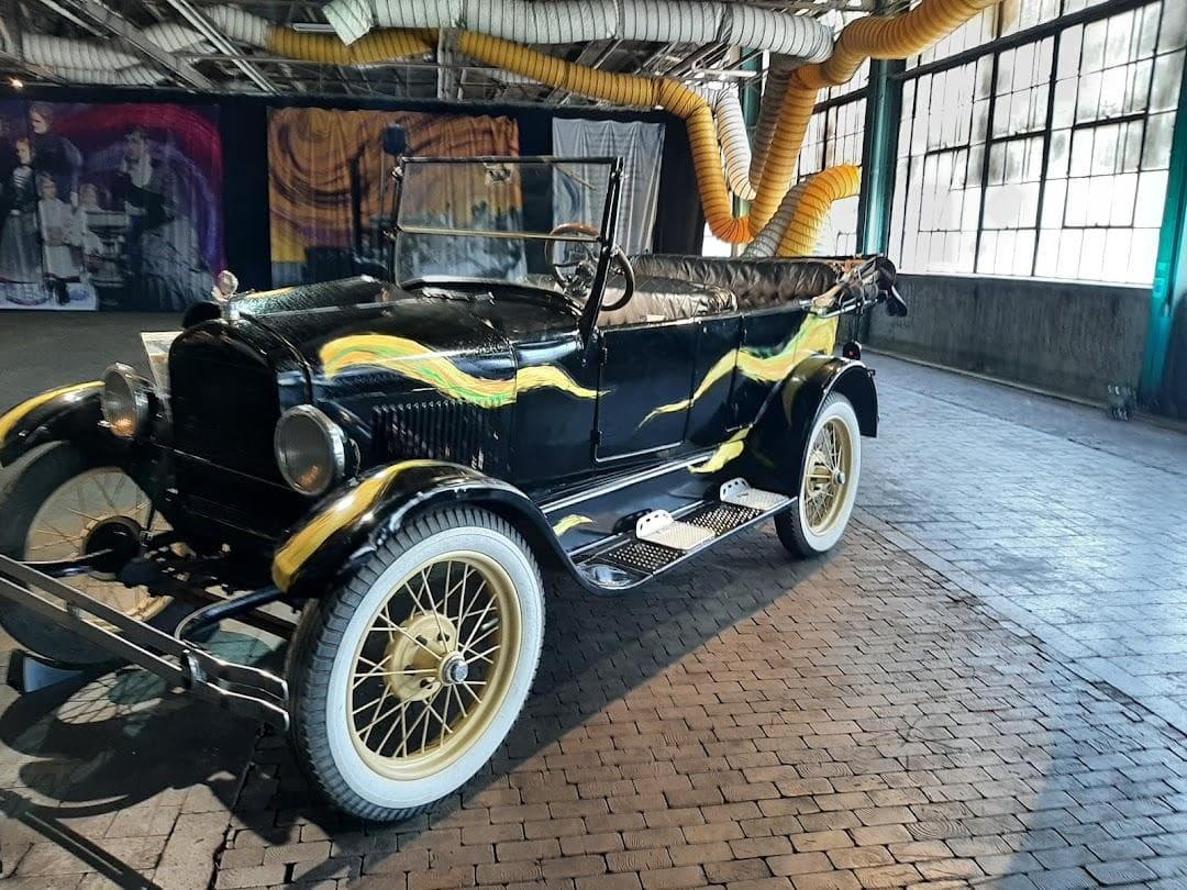 Ford Building photo 3