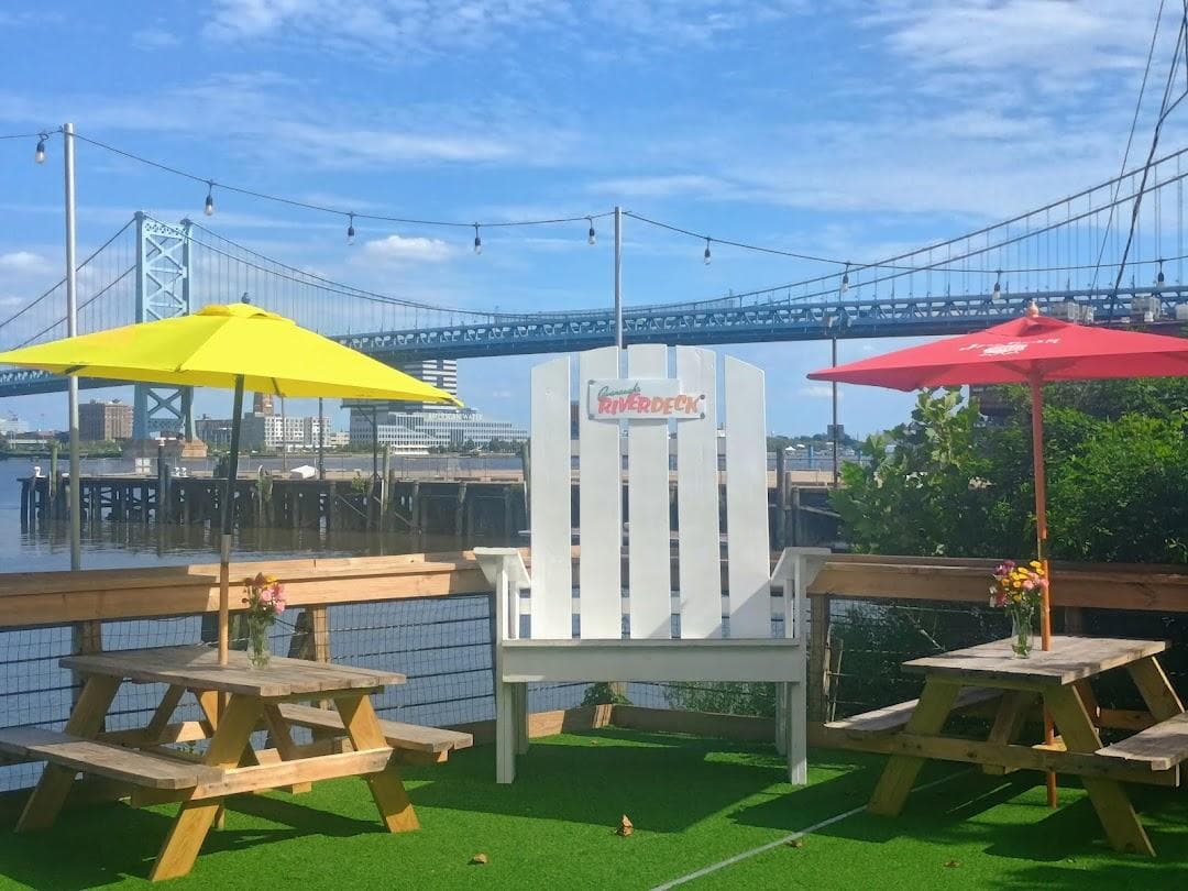 Cavanaugh's River Deck photo 4