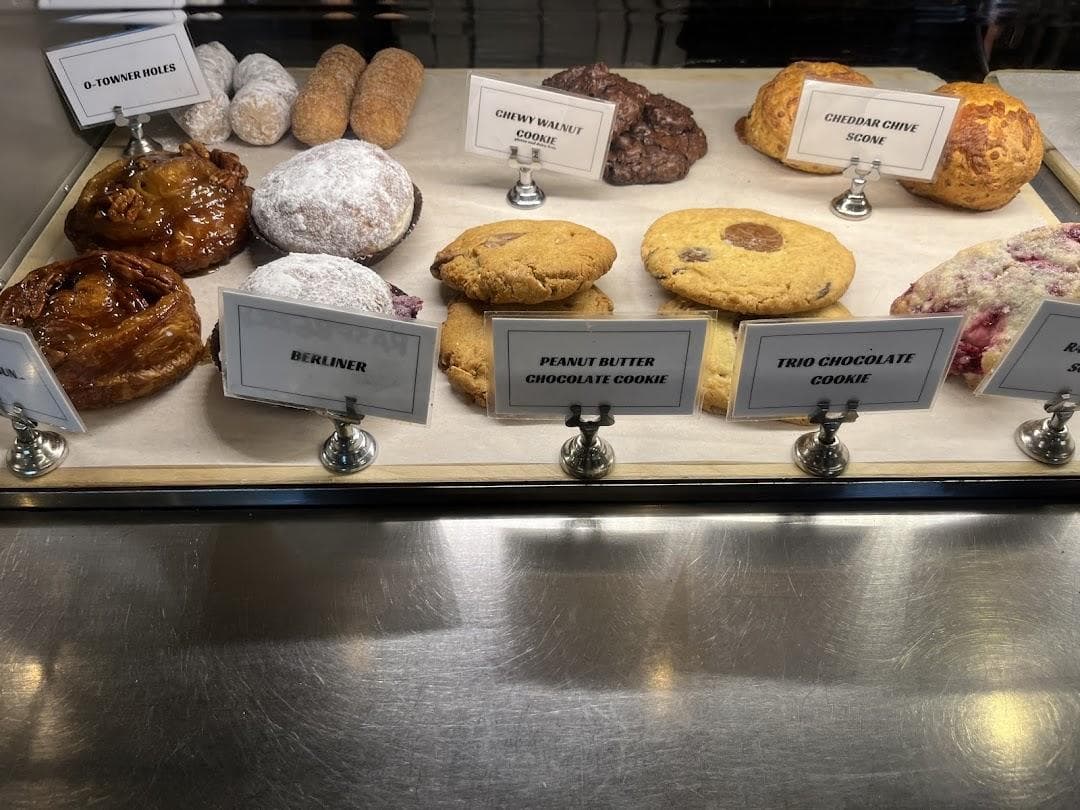 Art-Is-In Bakery photo 6