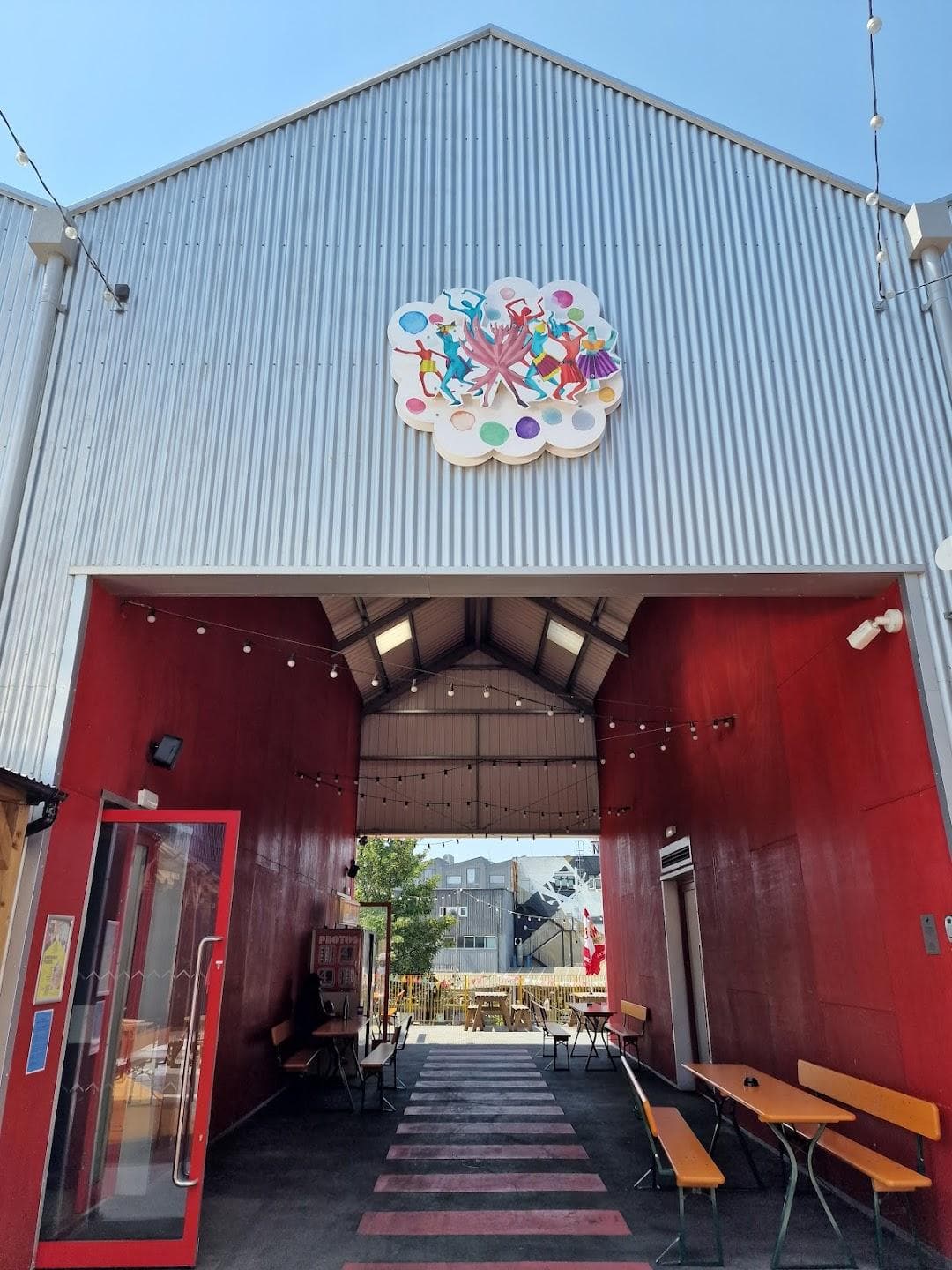 Hackney Bridge photo 4