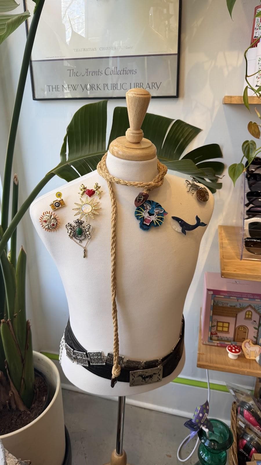 Manzanita Vintage Boutique & Gift Shop photo 5