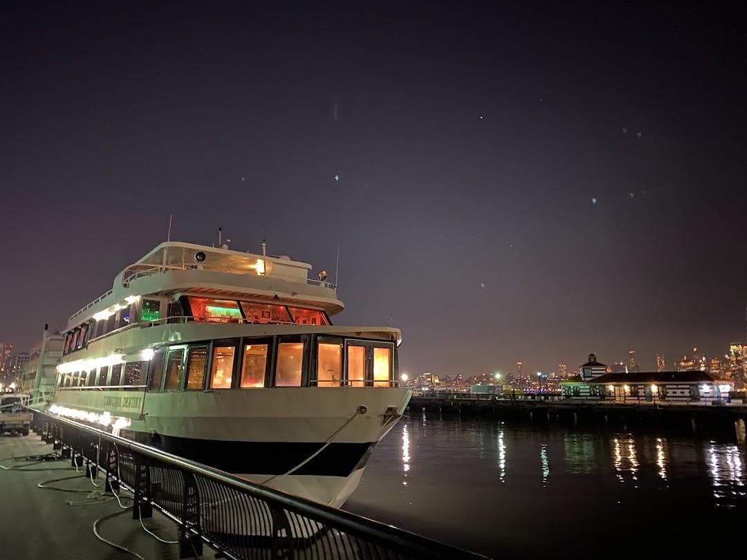 Cornucopia Cruise Line photo 2
