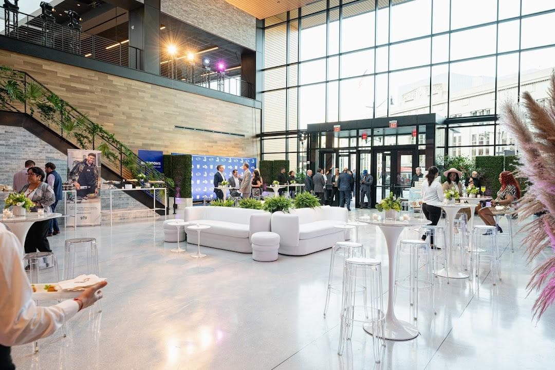 One Gateway Center photo 2