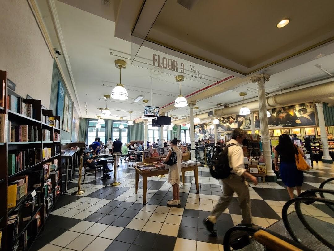 Barnes & Noble photo 6