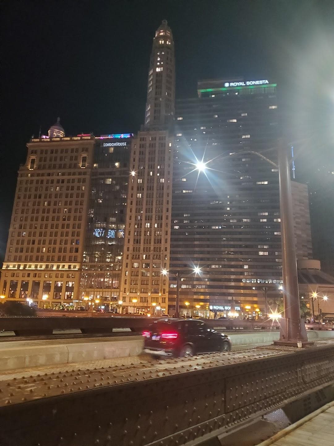 330 N Wabash Ave photo 2