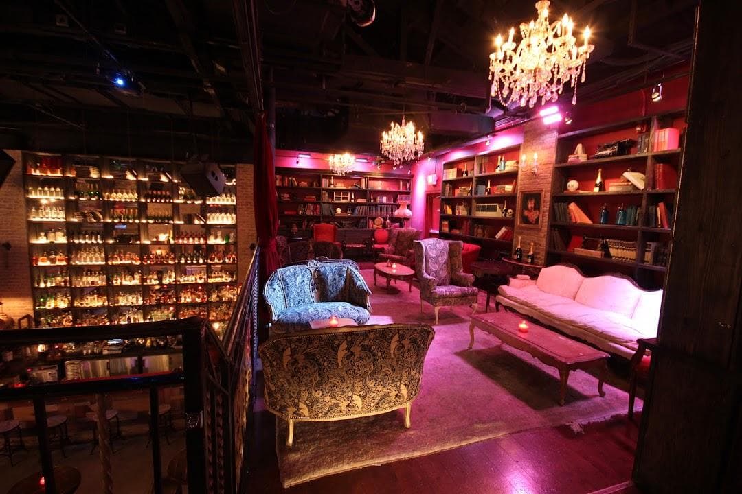 Stache Drinking Den photo 4