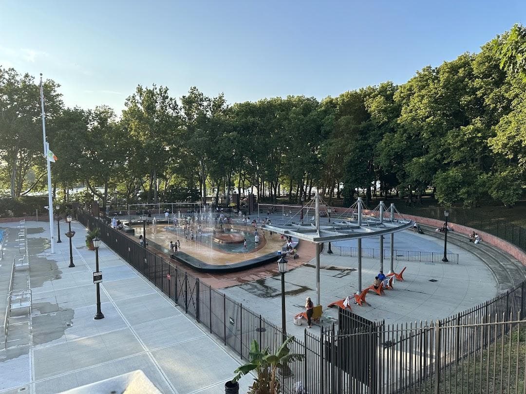 Astoria Pool photo 4