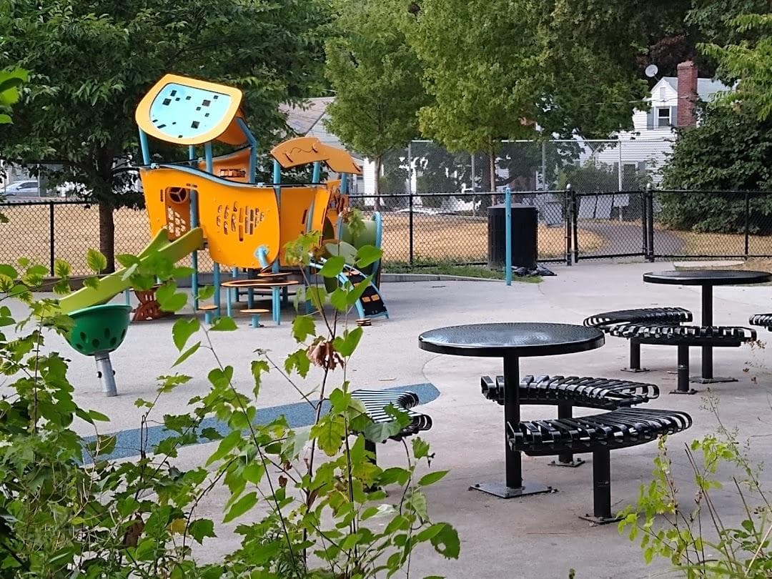 Ross Playground photo 3