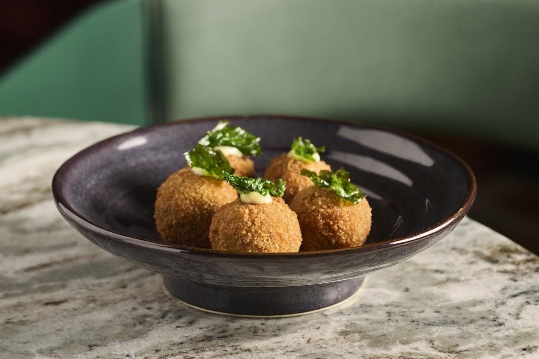 Living Room Bar photo 6