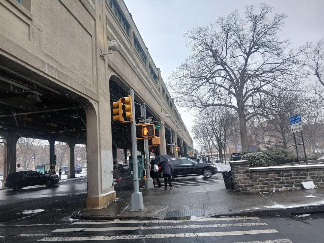 Pelham Pkwy photo 1
